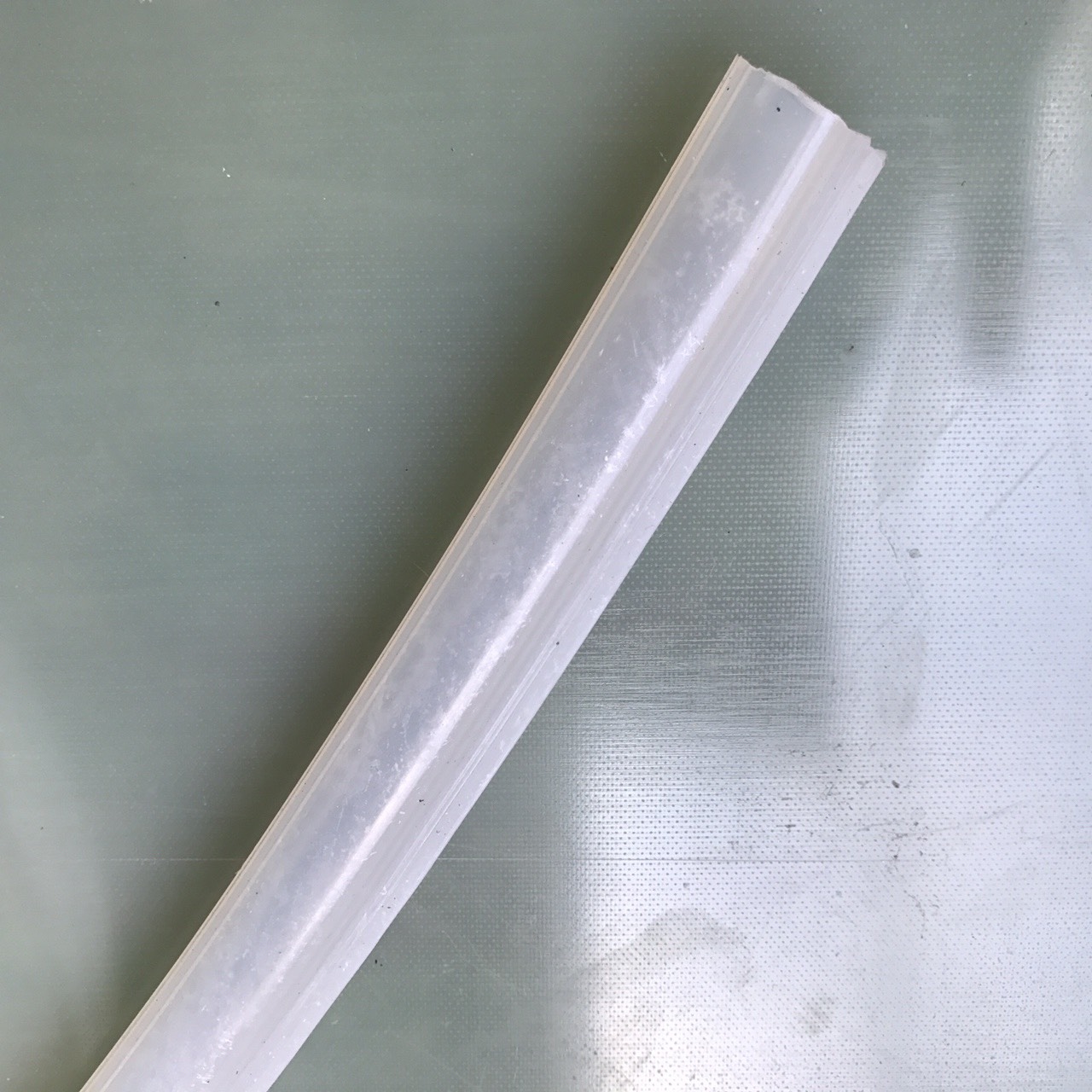 SỰ KHÁC BIỆT GIỮA SILICON VÀ CAO SU ?