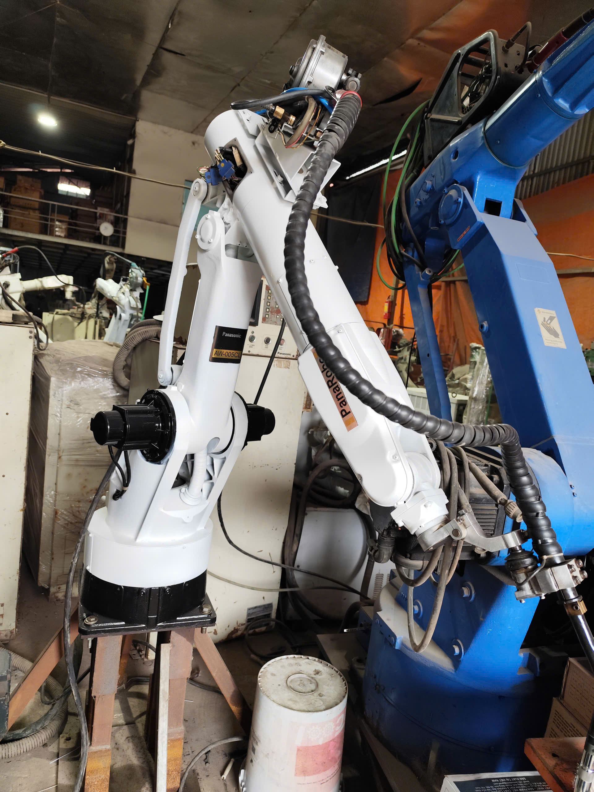 Robot hàn Nhật bãi có cần lập trình không?