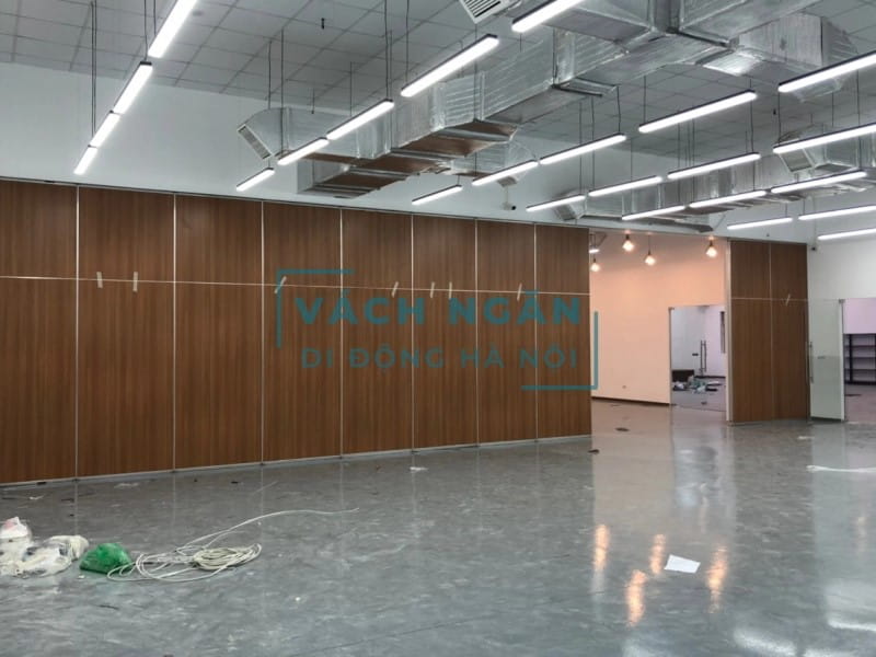 Lựa chọn và thiết kế vách gỗ văn phòng