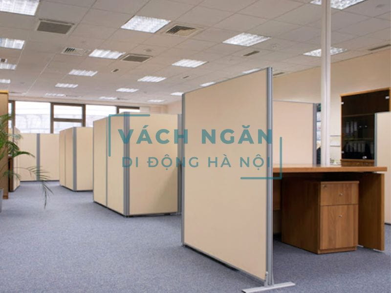 Vách ngăn bàn văn phòng sử dụng khung nhôm, gỗ