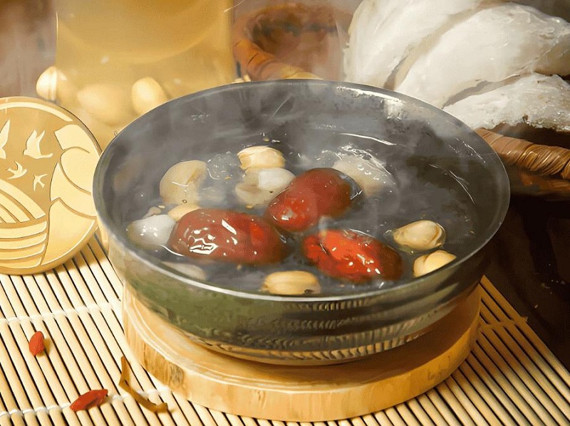 Tổ yến chưng sẵn “tự nhiên” là gì? Cách chọn tổ yến chưng sẵn tốt cho trẻ em và người cao tuổi