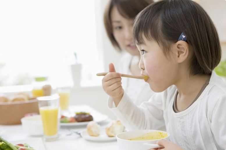 Đánh giá các loại yến chưng sẵn dành cho trẻ em trên thị trường Việt Nam