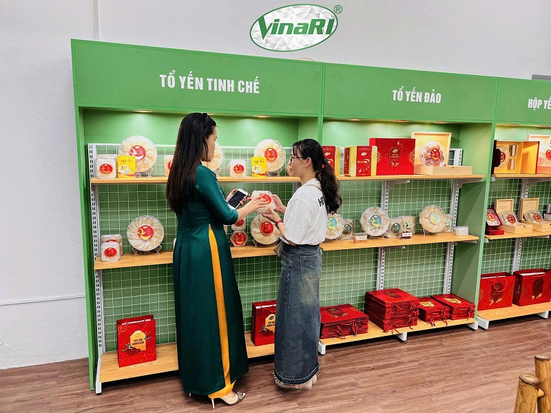 Giảm cholesterol, ổn định đường huyết cùng yến sào chưng sẵn hạt chia