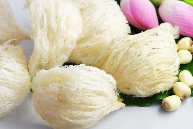 1 tổ yến nặng bao nhiêu gam? 1 hũ yến sào chưng sẵn có bao nhiêu phần tổ yến tự nhiên?