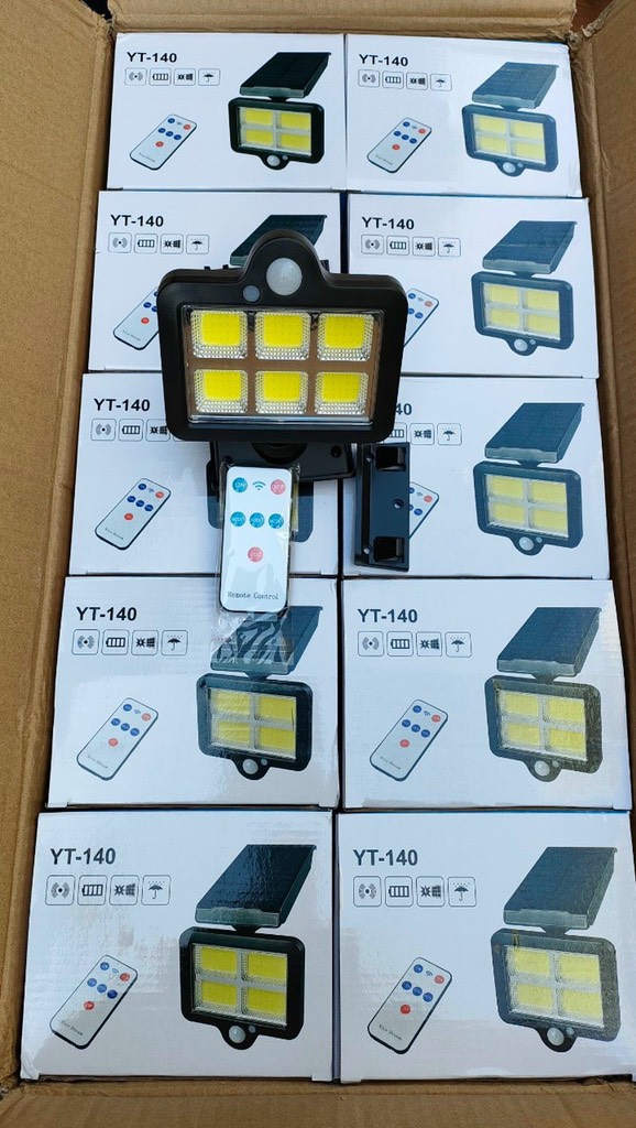 Đèn led năng lượng mặt trời có remote YT-140