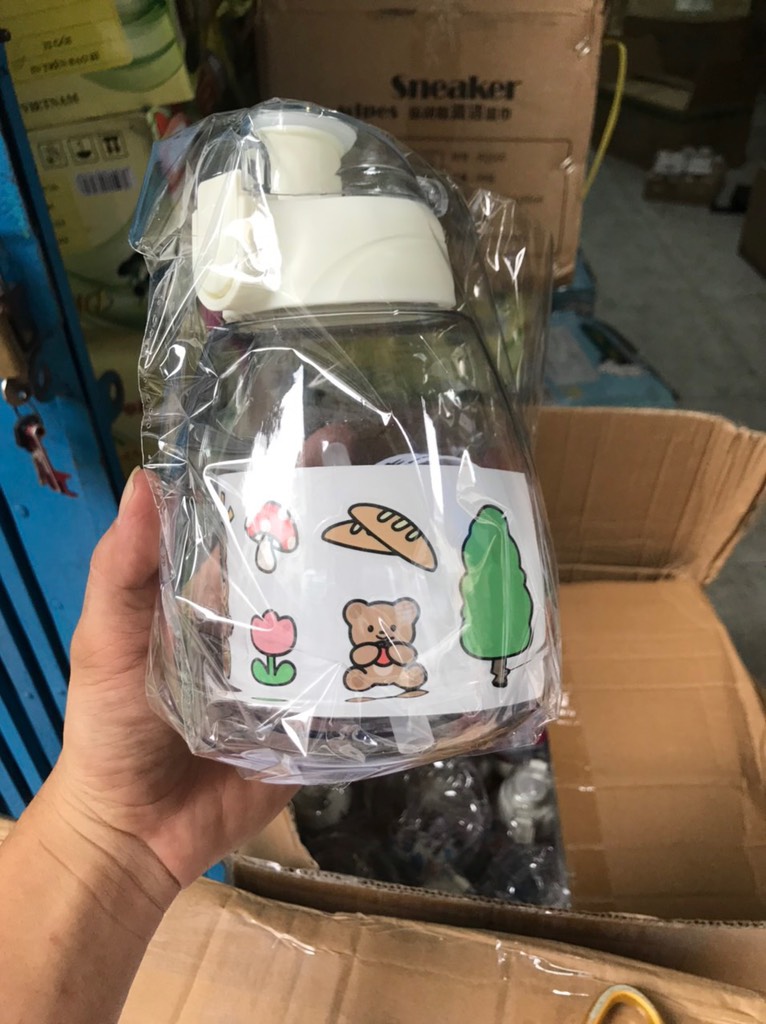 Bình Đựng Nước 1,1 Lít Có Quai Đeo