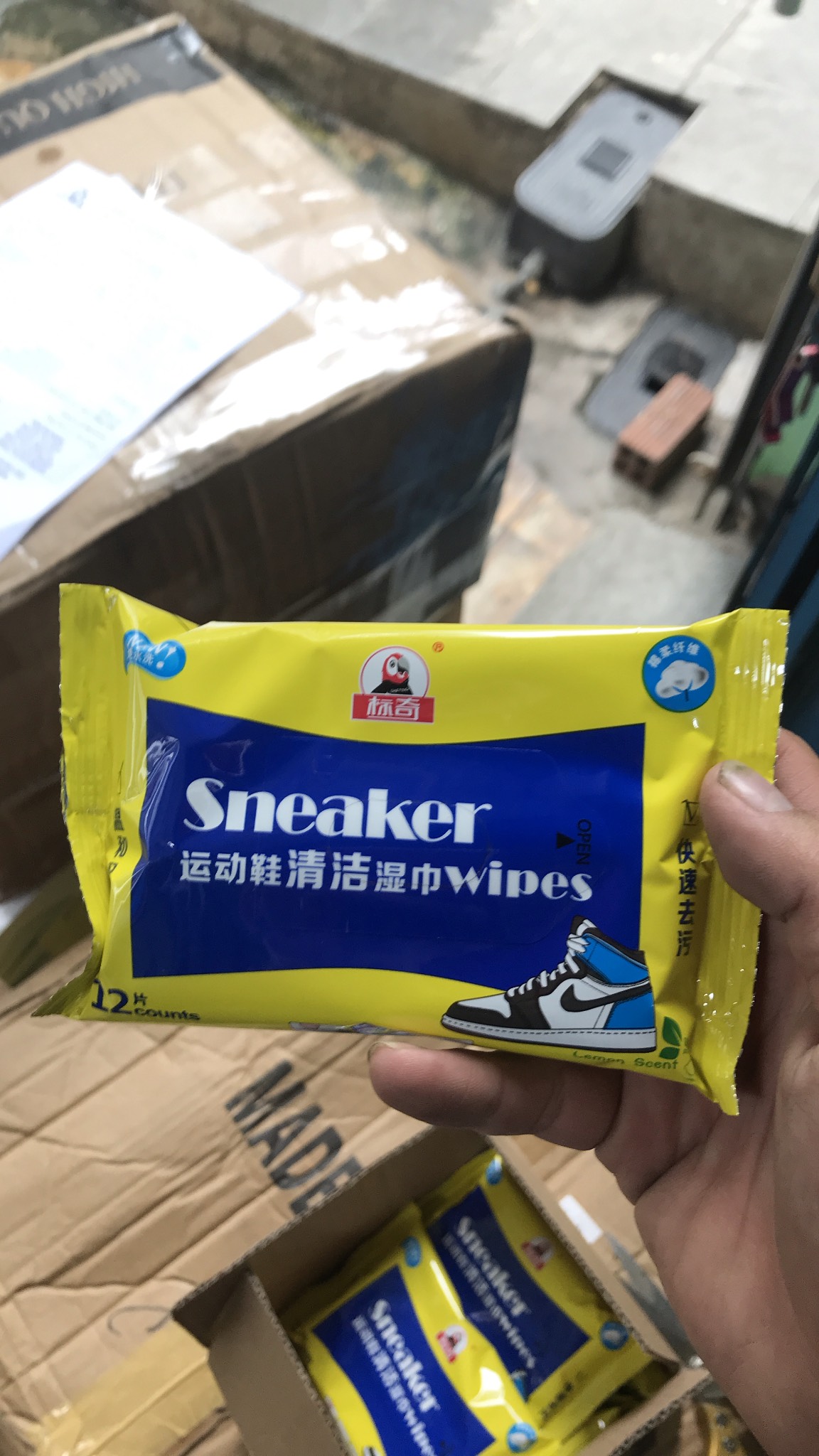 (12 Miếng) Khăn Giấy Lau Giày Sneaker Loại Nhỏ