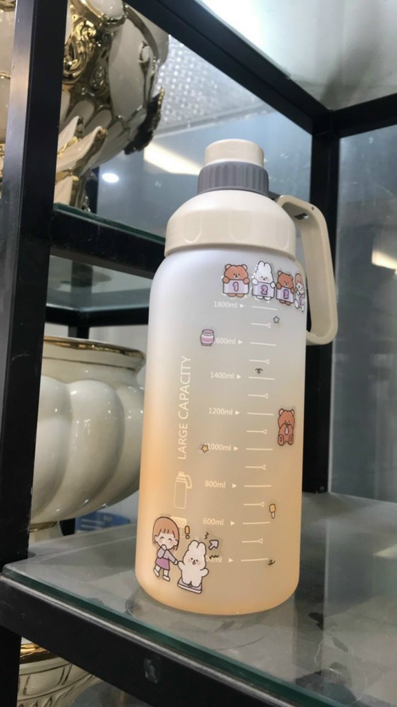 Bình uống nước mẫu mới 1.8L có dán sticker