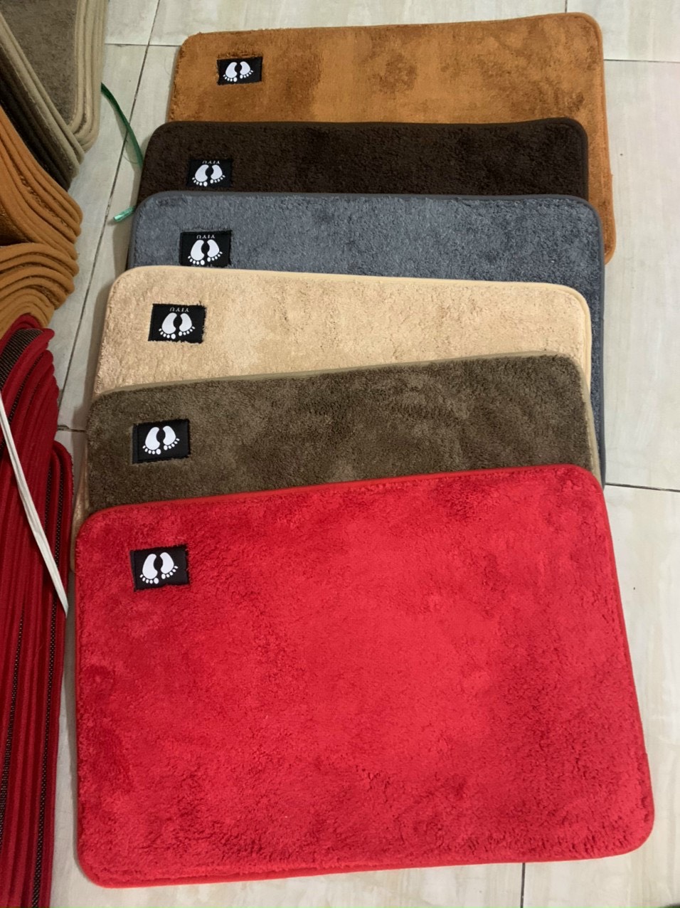 Thảm Lông Hình Bàn Chân Loại Dày Dặn ( Bao 200 )