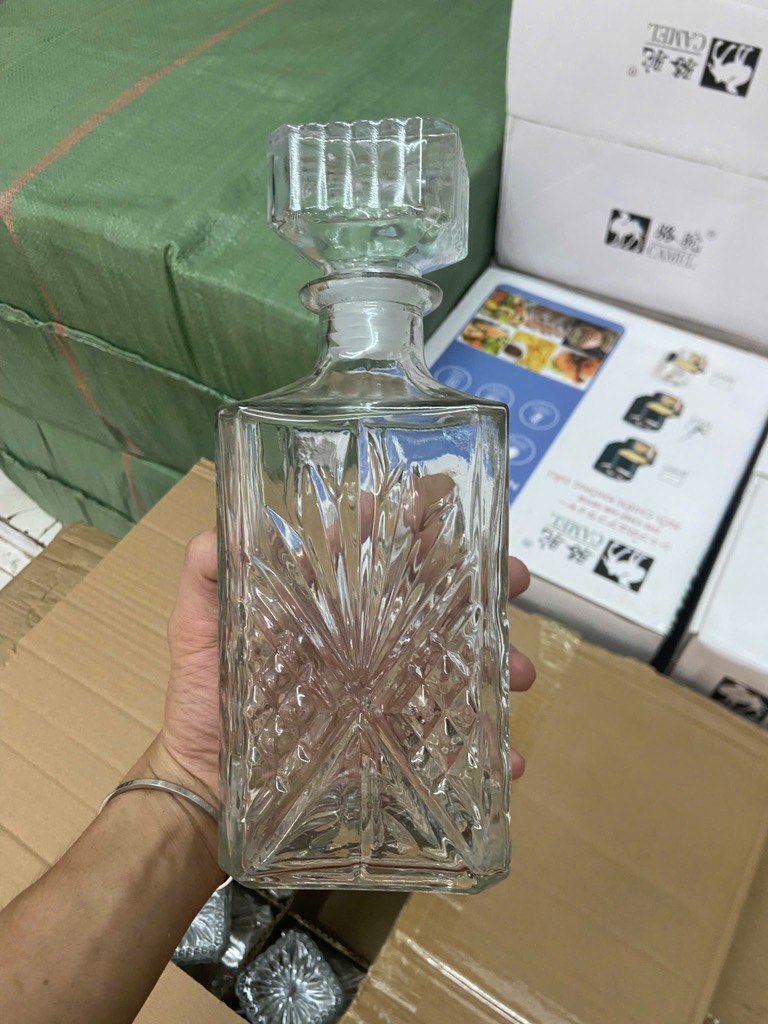 Bình Rượu Thuỷ Tinh Vuông 1000ML ( Thùng 24 )