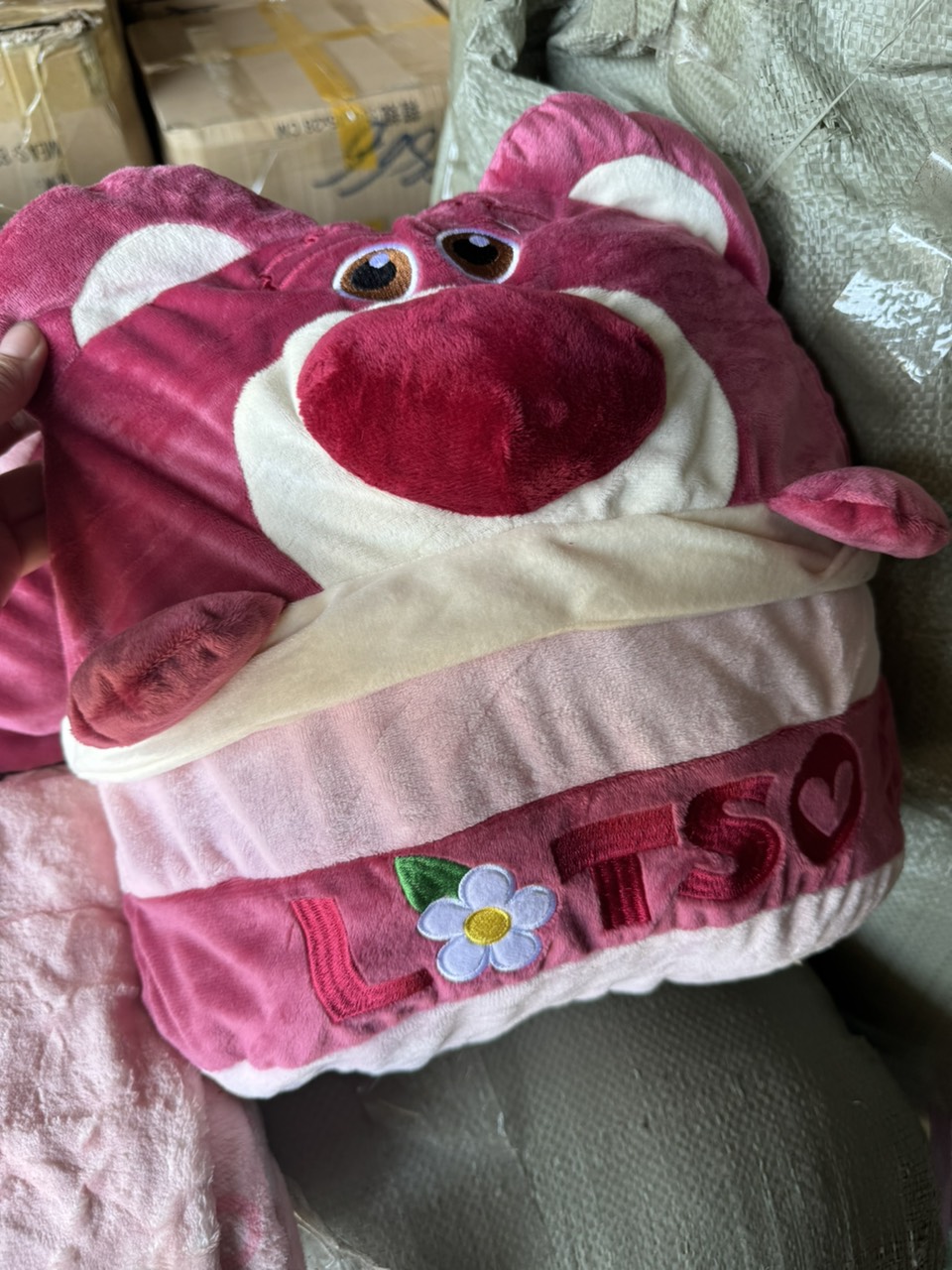 Gấu Bông Lotso kèm mền ( Bao 100 )