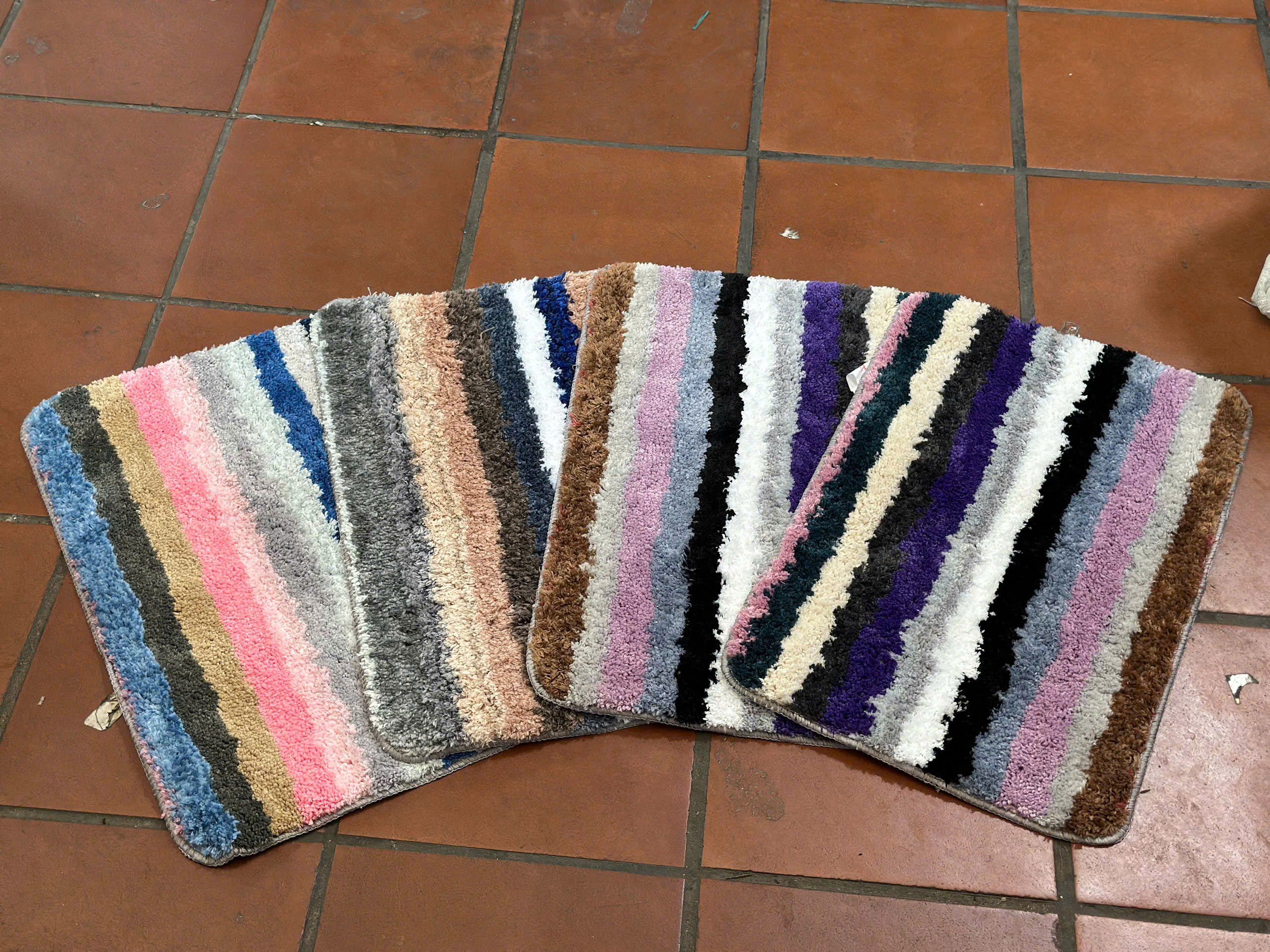 Thảm Lông Lau Chân Sọc Ngang Mẫu Mới ( Bao 100 )