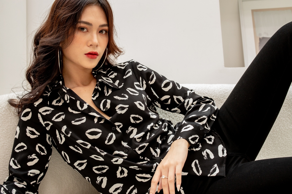 Áo sơ mi lụa họa tiết - Môi
