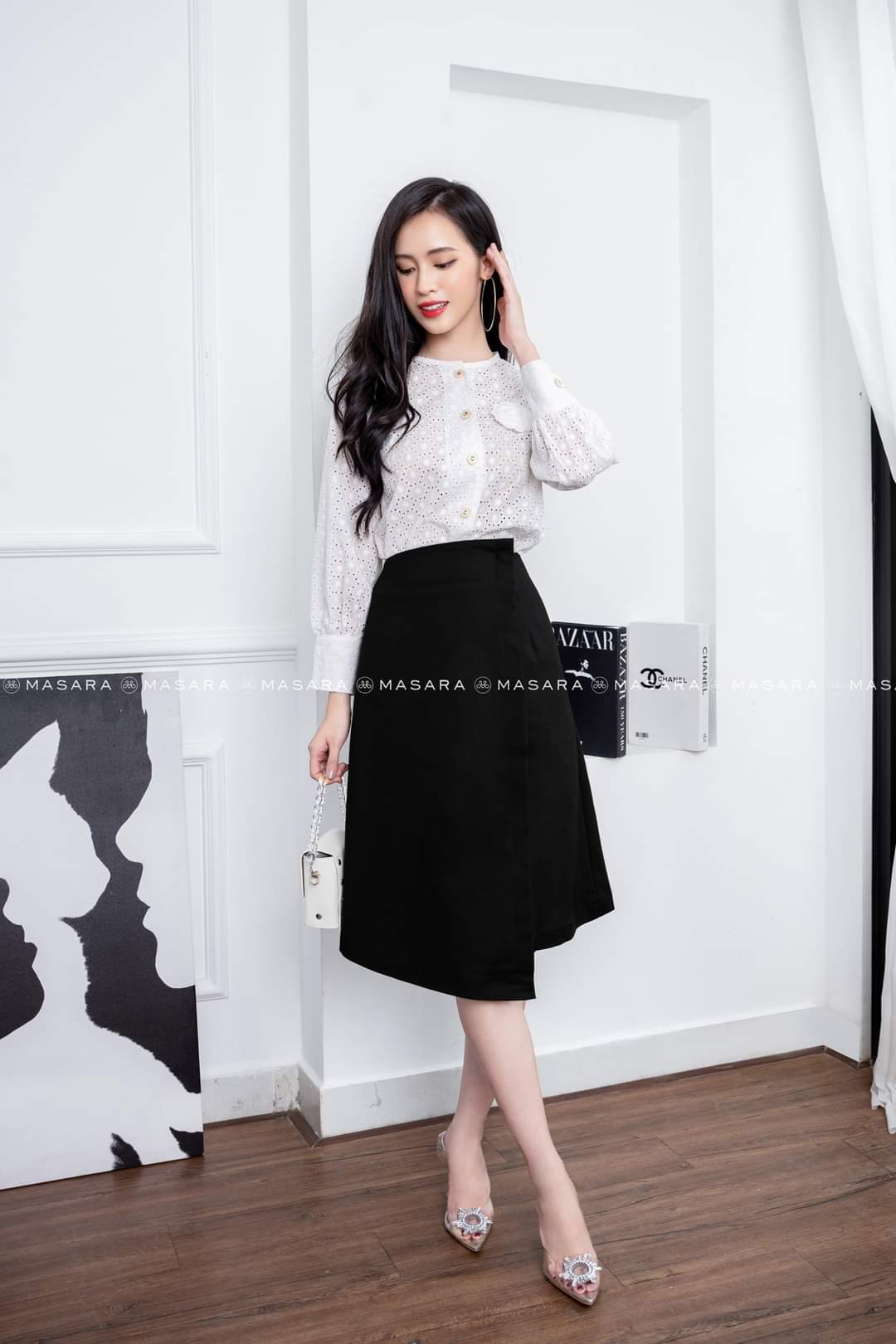 ÁO THÔ THÊU TRẮNG NGŨ GIÁC GẮN NÚT ĐÁ