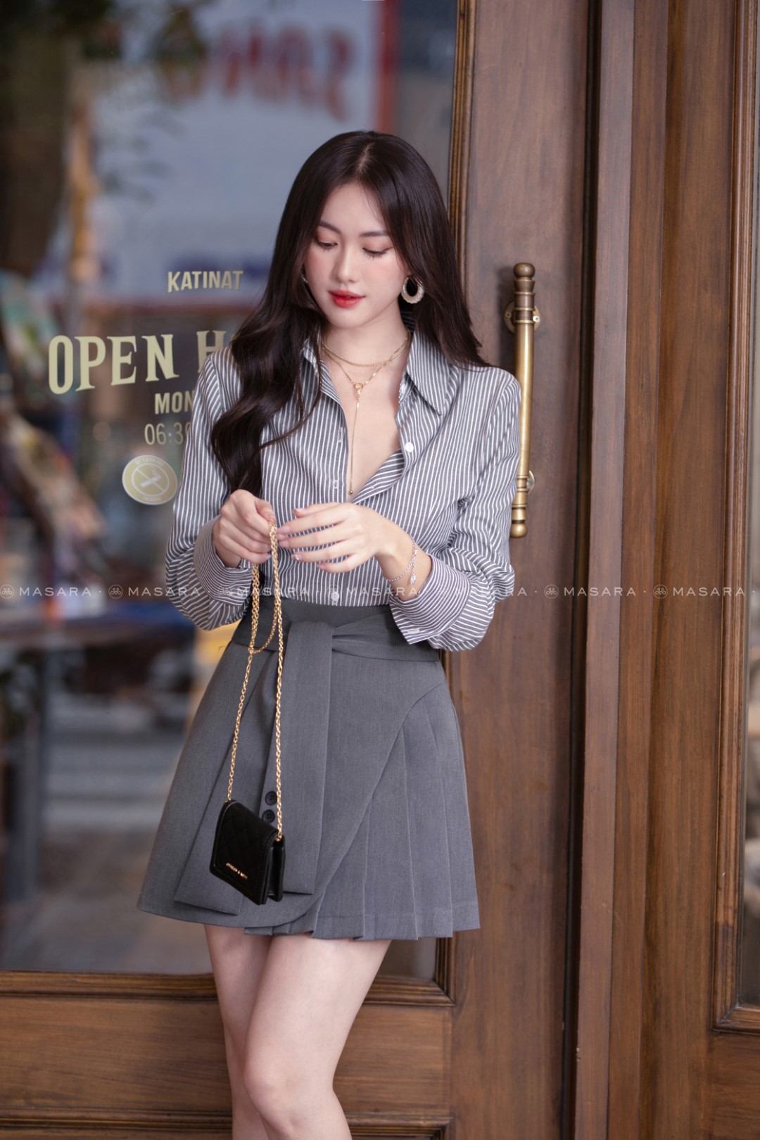 ÁO KẺ XÁM FORM ÔM