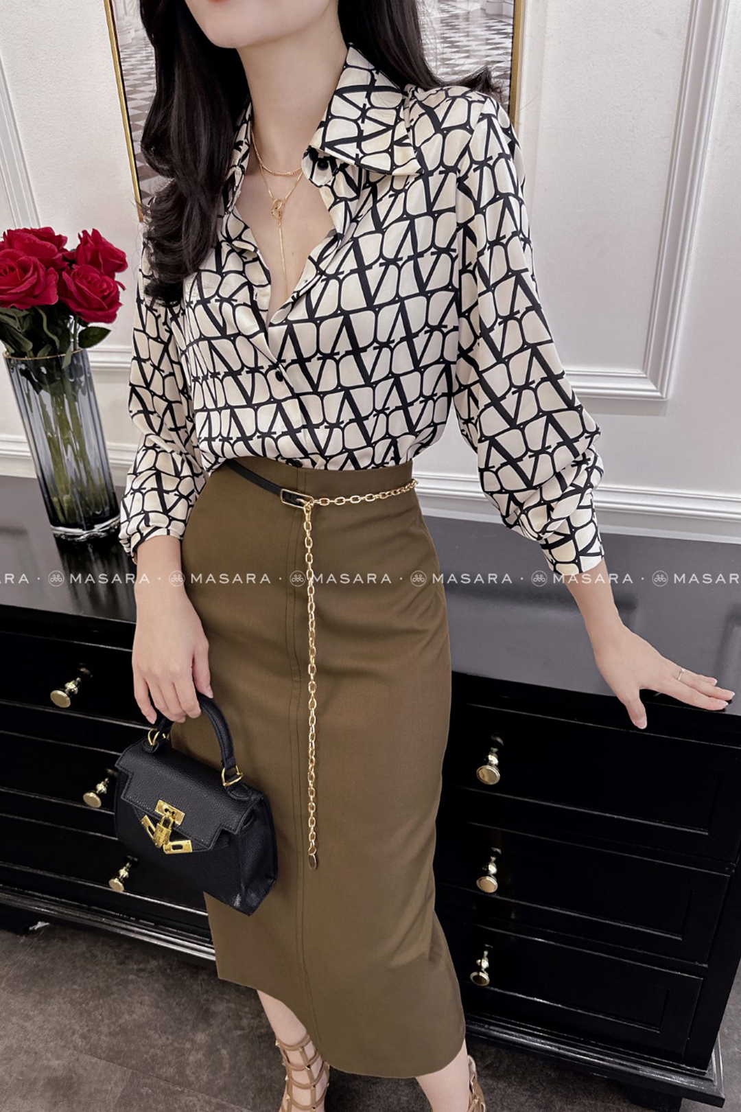 ÁO SƠ MI LỤA V CỔ NHỌN
