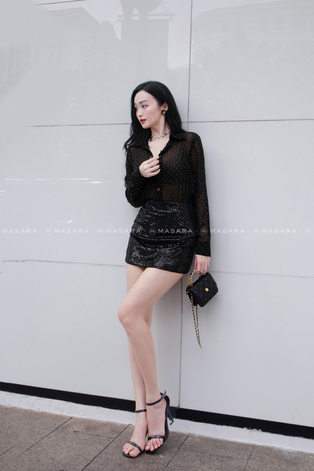 SƠ MI TƠ GÂN ĐEN ĐÍNH ĐÁ LẤP LÁNH