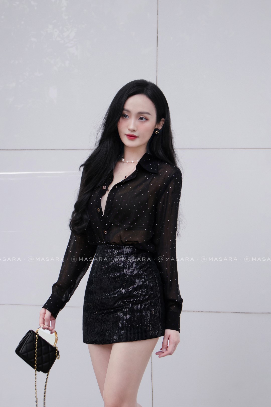 SƠ MI TƠ GÂN ĐEN ĐÍNH ĐÁ LẤP LÁNH