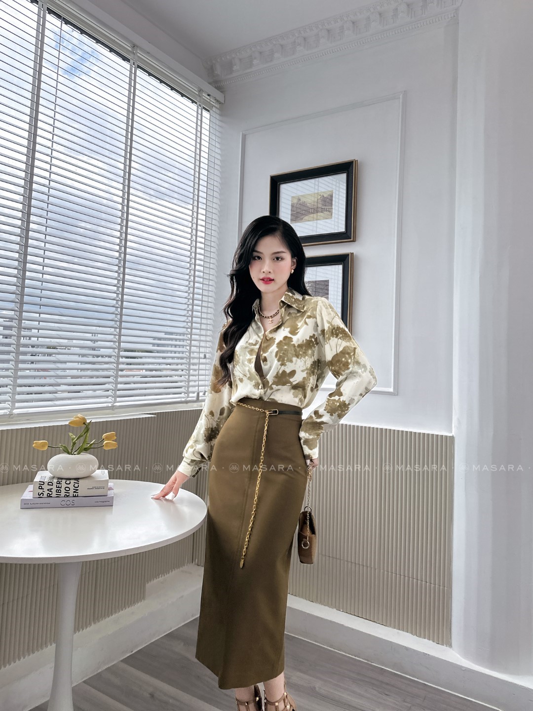 ÁO SƠ MI LỤA TRƯỢT LOANG NÂU
