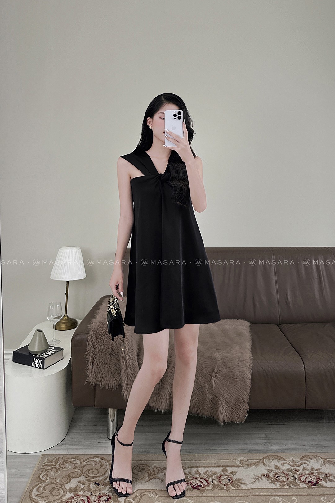 ORDER TAOBAO] Set váy yếm đen xẻ vải trắng hàng cao cấp | Shopee Việt Nam