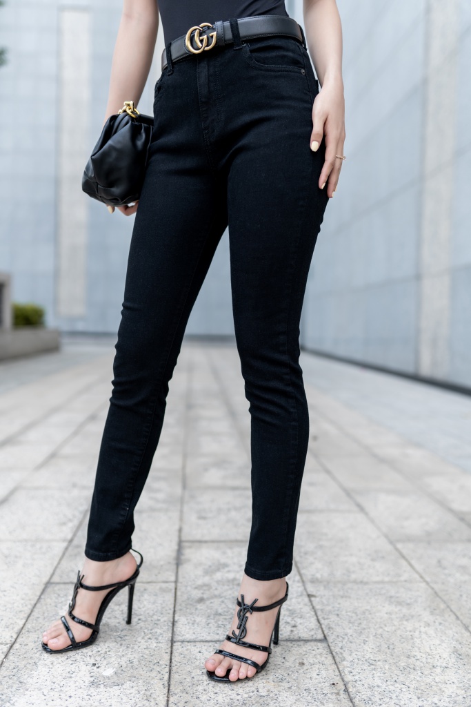 Quần Skinny Jeans màu đen