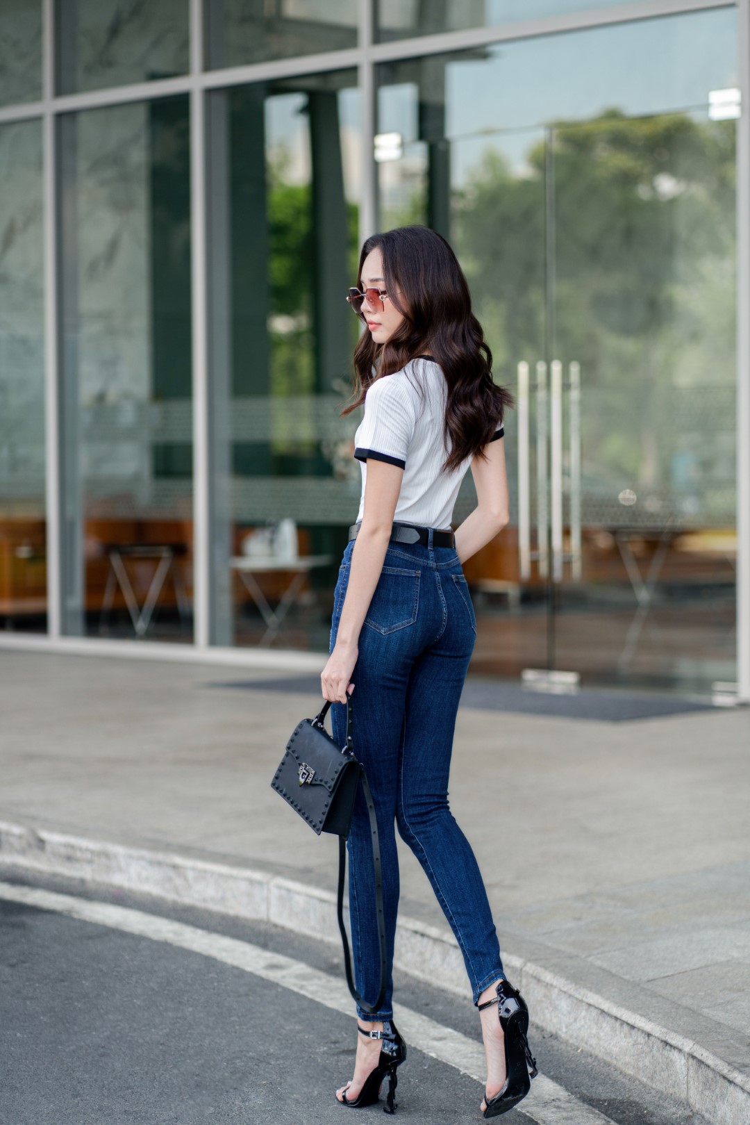 QUẦN JEAN SKINNY XƯỚC ĐÙI XANH ĐẬM