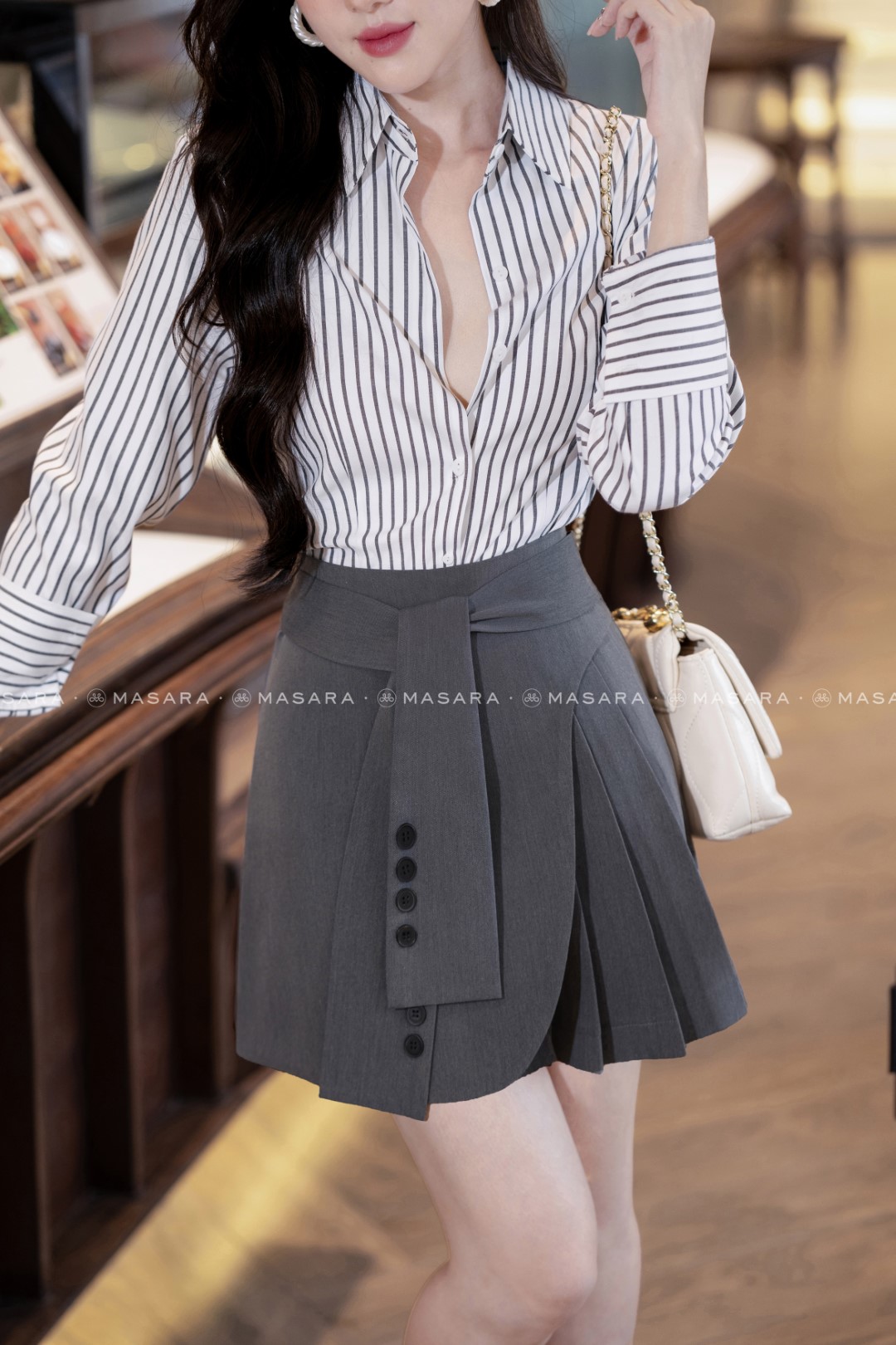 ÁO KẺ TRẮNG FORM ÔM