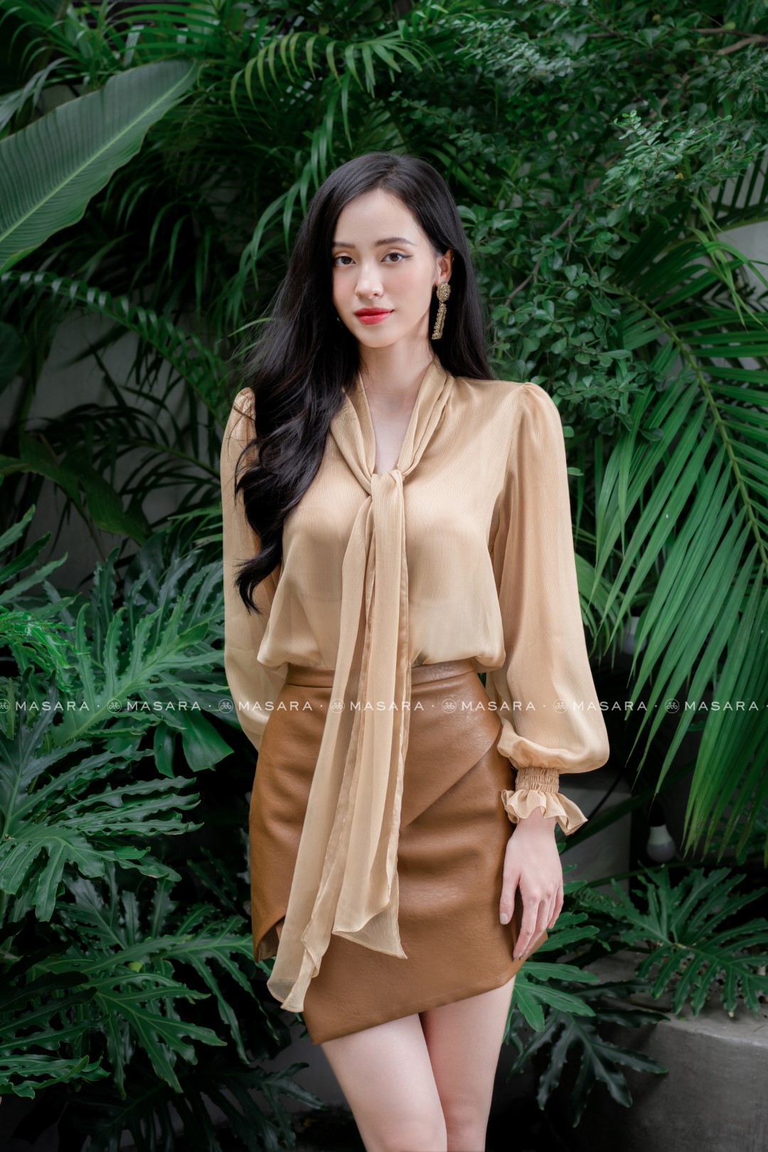 ÁO TƠ GÂN MỀM MÀU NUDE THẮT NƠ