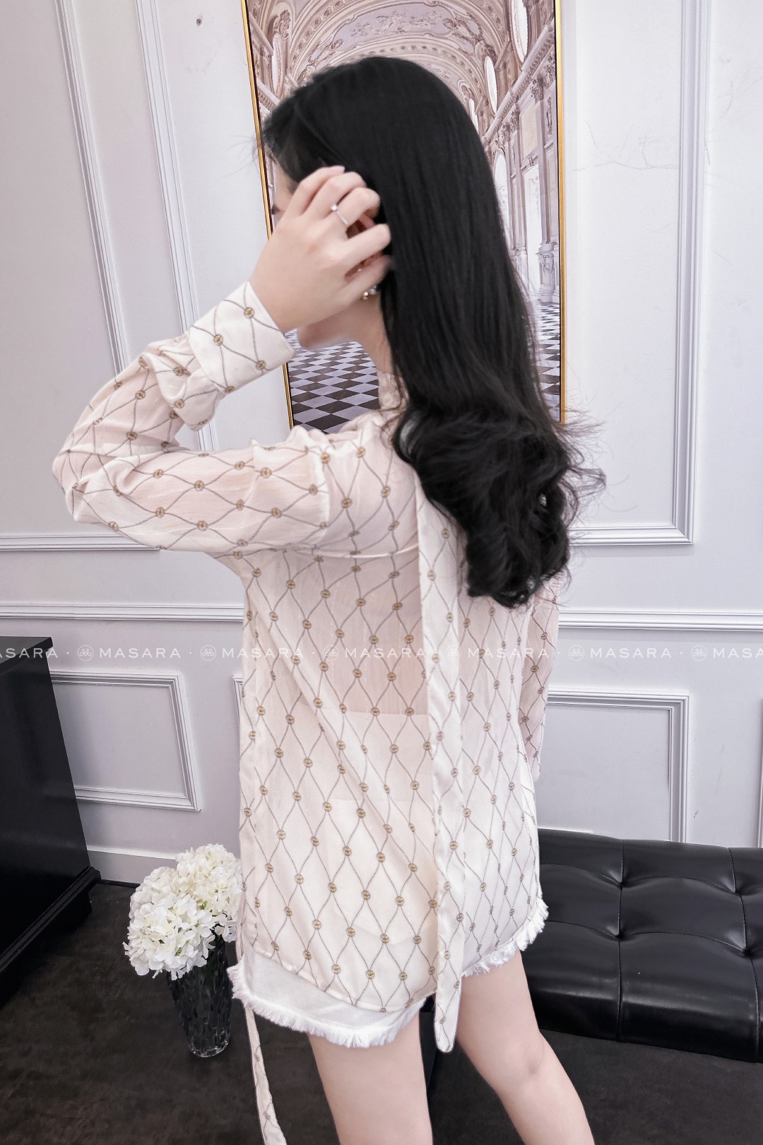 ÁO VOAN GÂN KIM TUYẾN NƠ CỔ KEM