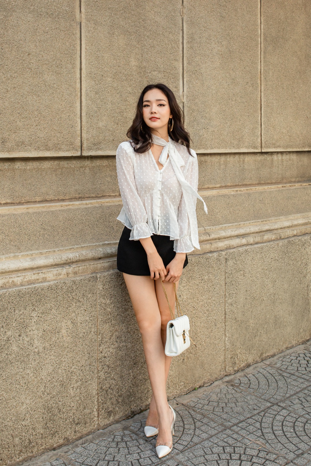 ÁO NƠ CỔ TRẮNG