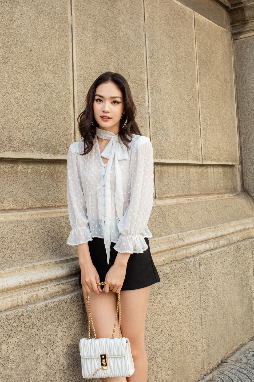 ÁO NƠ CỔ TRẮNG