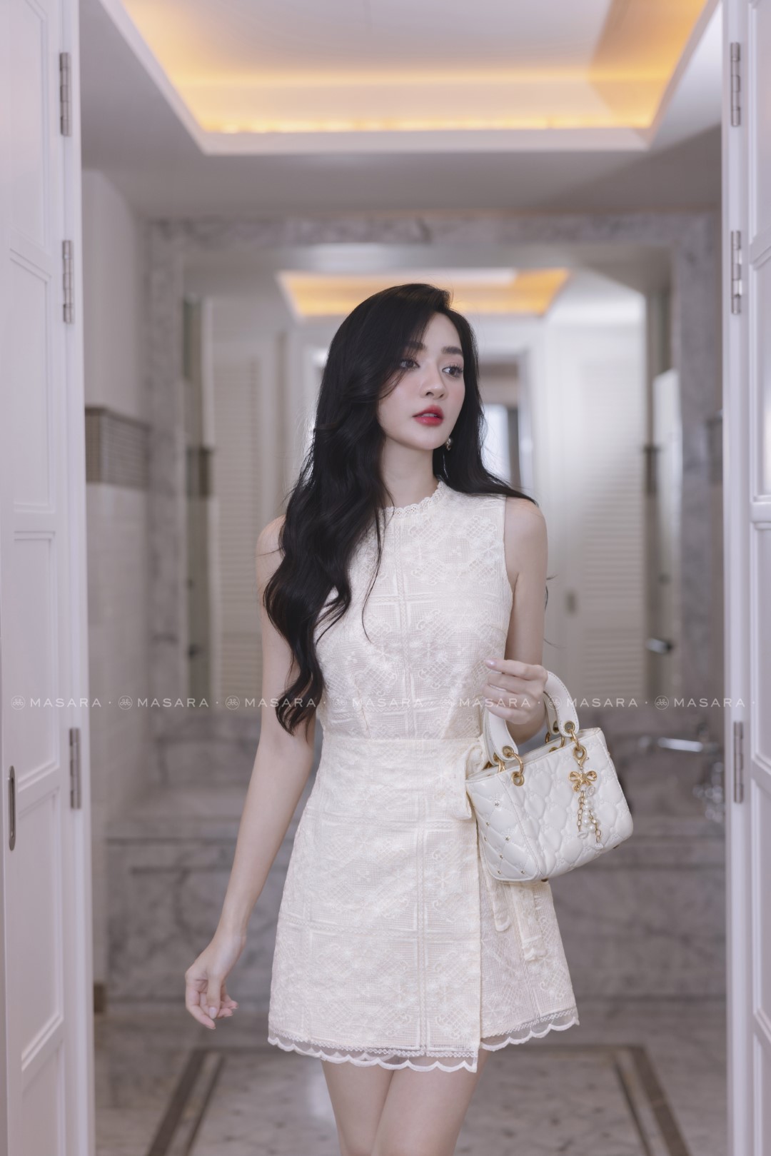 ĐẦM REN KEM ĐẮP CHÉO