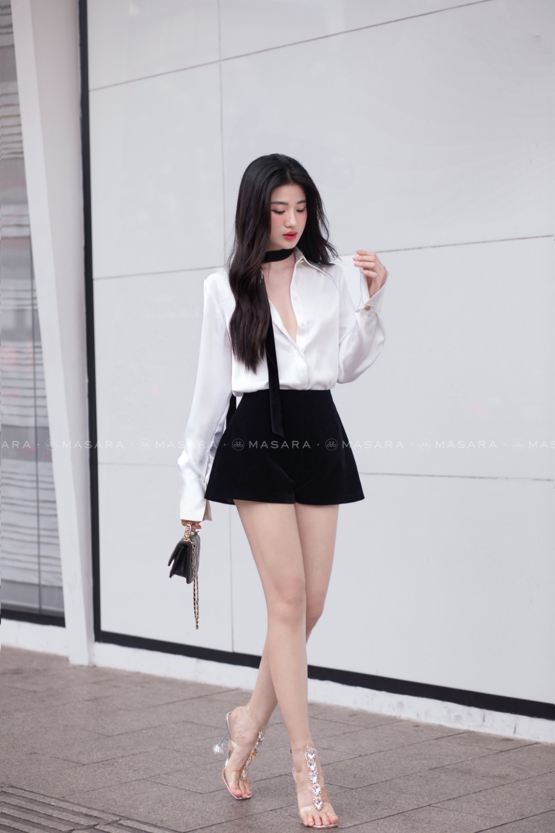 ÁO SƠ MI LỤA QUEEN TRẮNG + DÂY ĐEN