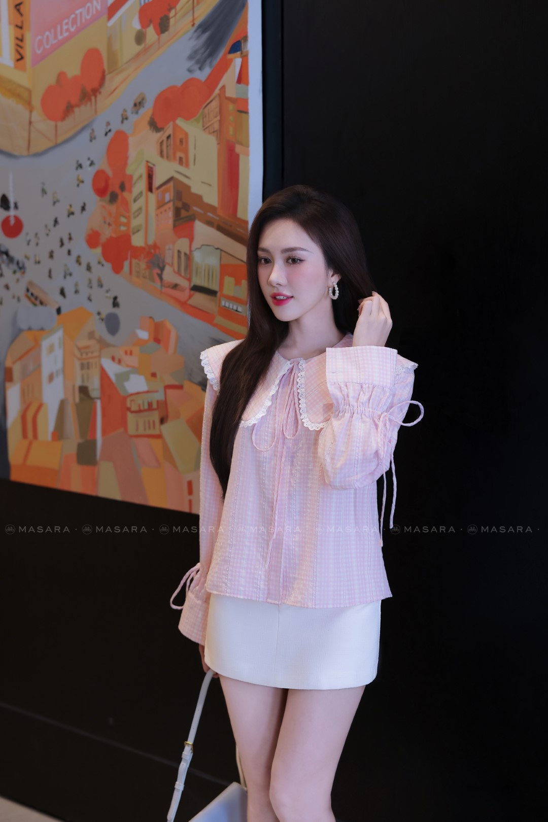 ÁO KẺ HỒNG PHỐI CỔ BÈO TRẮNG