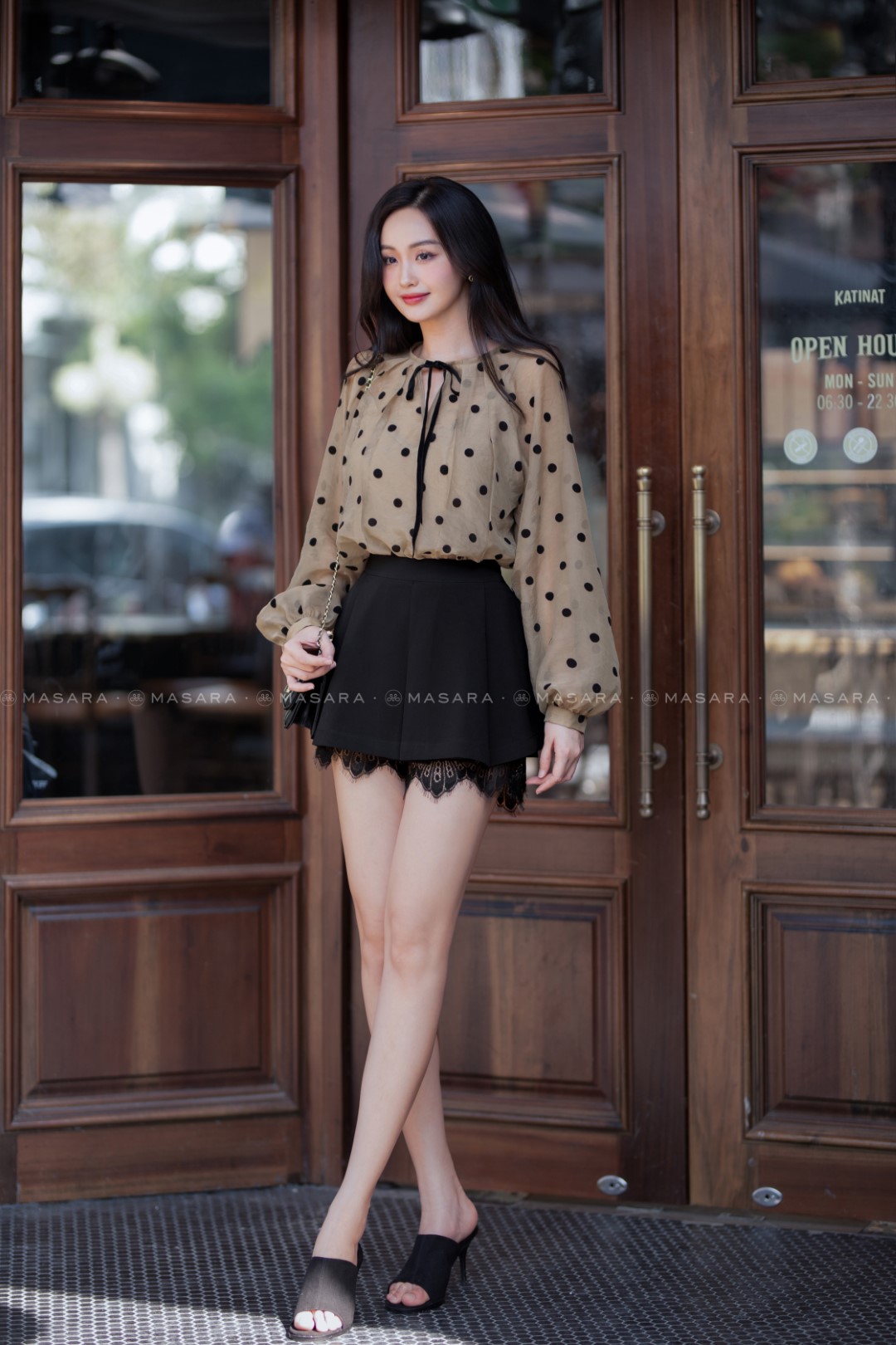 ÁO TƠ CHẤM BI NHUNG CỔ TRÒN + ÁO LÓT