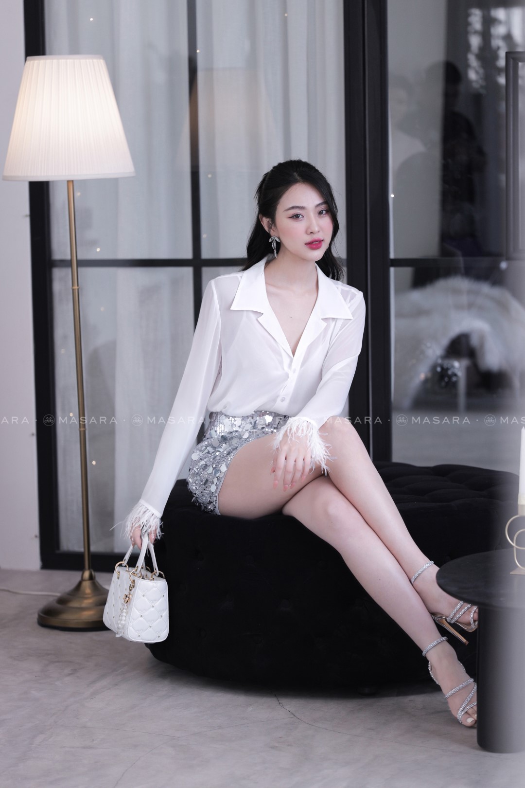 ÁO VOAN LỤA HÀN TRẮNG GẮN LÔNG + ÁO LÓT