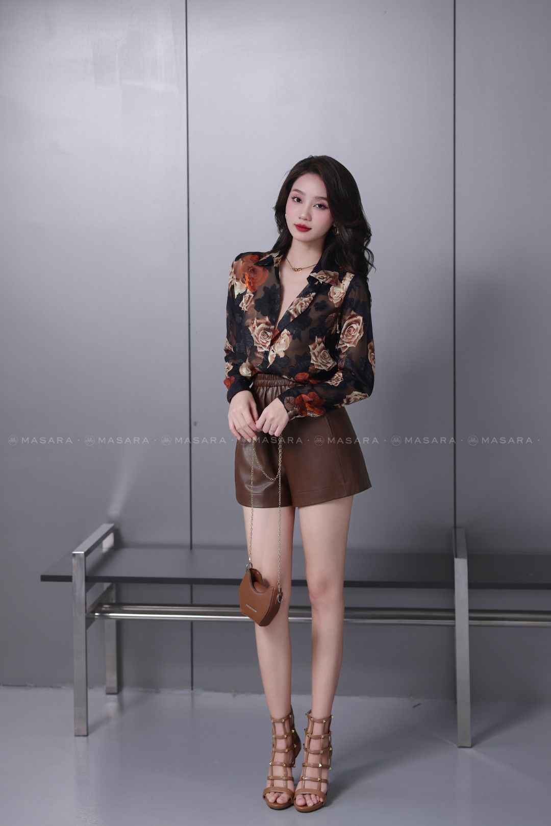 ÁO SƠ MI TƠ ÉP HOA HỒNG ĐEN