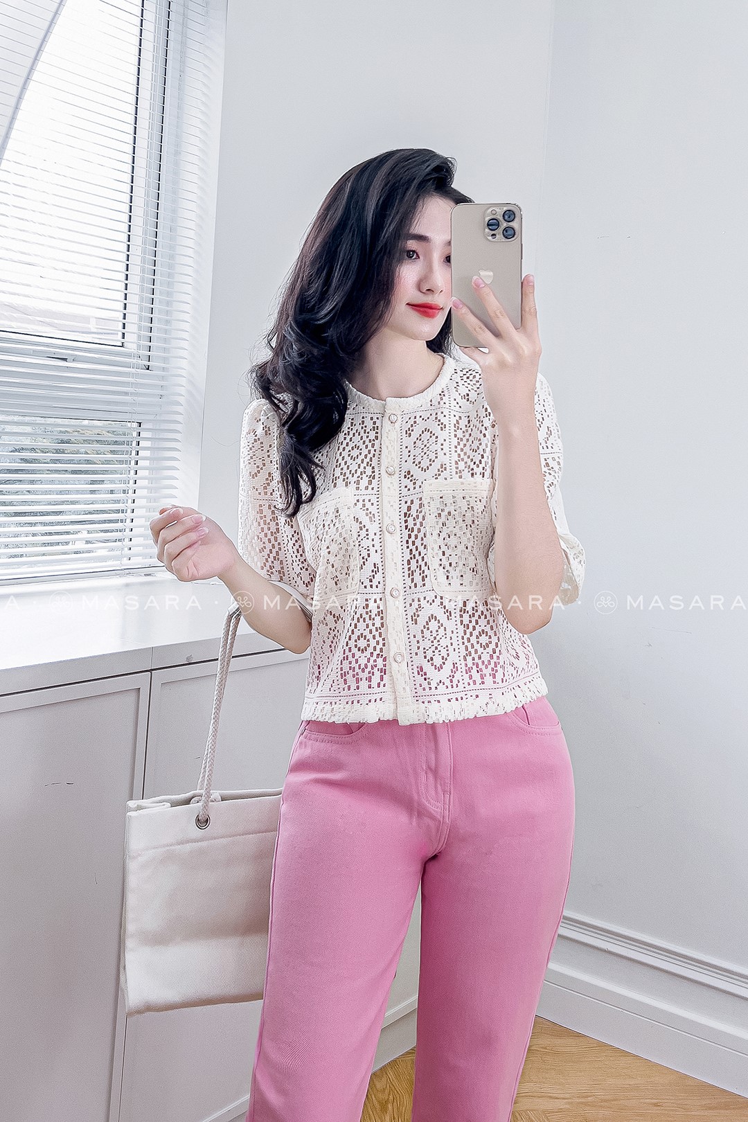 ÁO REN CỔ TRÒN KEM TAY LỠ