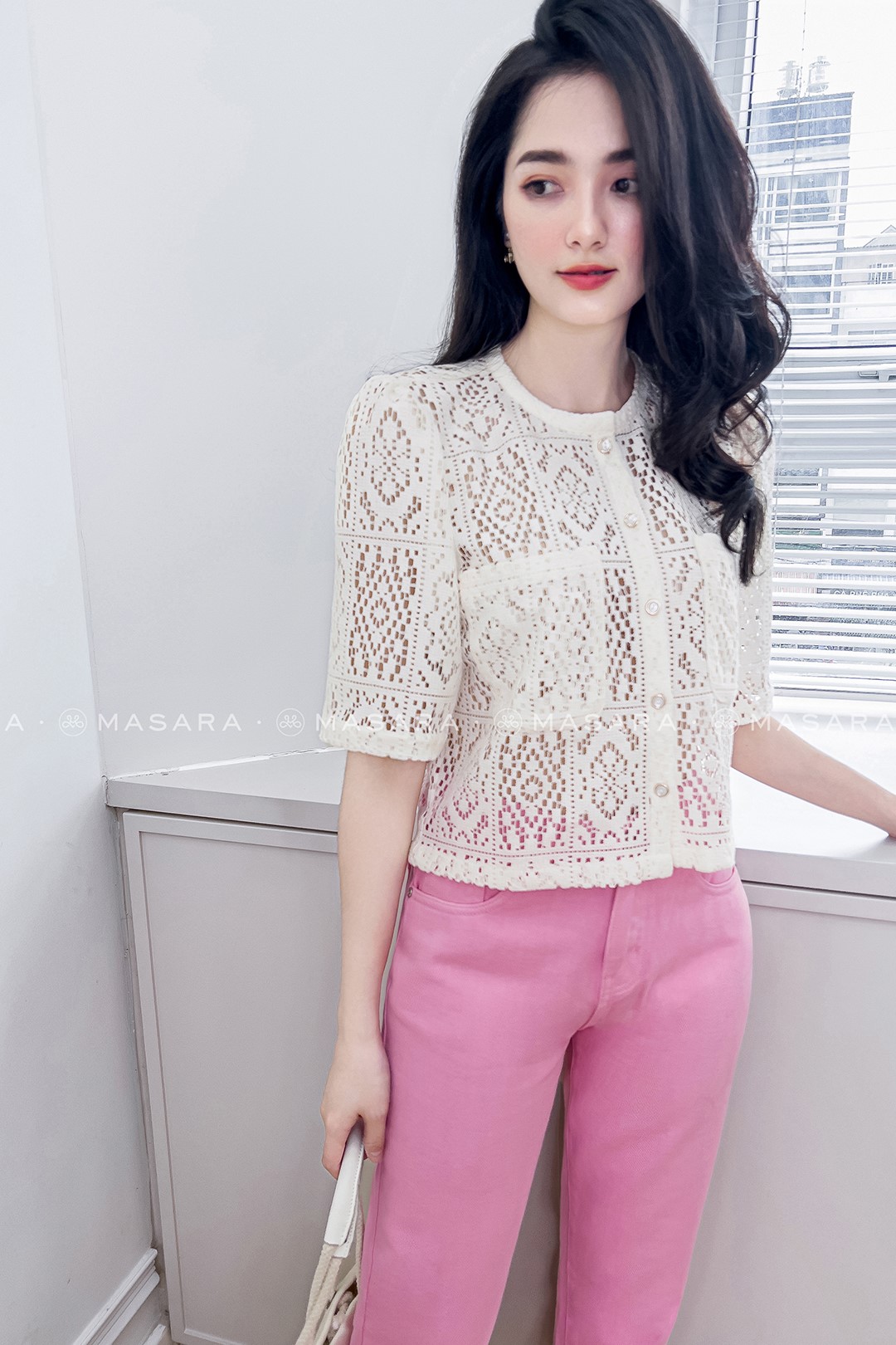 ÁO REN CỔ TRÒN KEM TAY LỠ