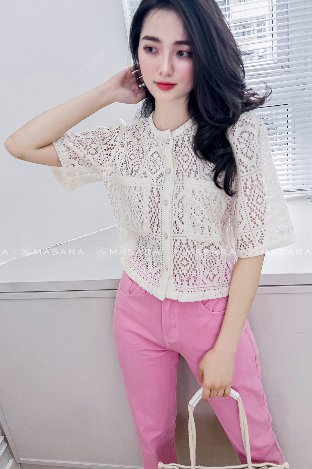 ÁO REN CỔ TRÒN KEM TAY LỠ