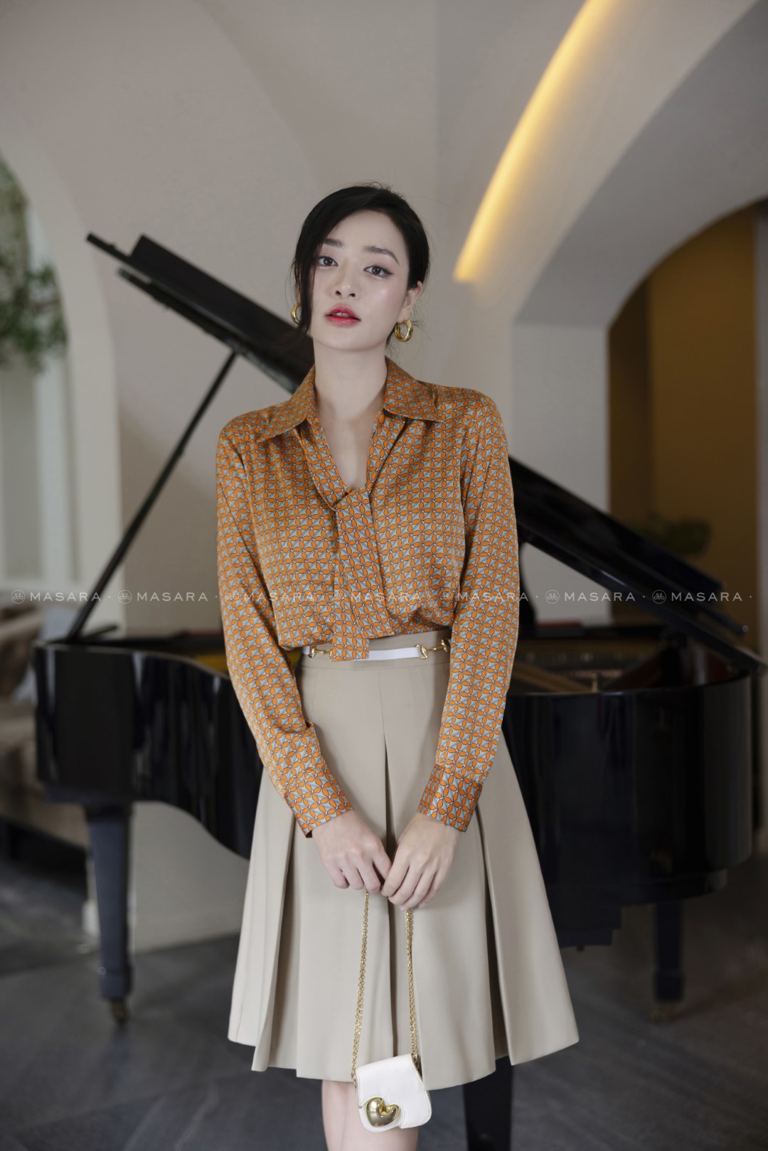 ÁO SƠ MI LỤA HOA THOI CAM + DÂY NƠ