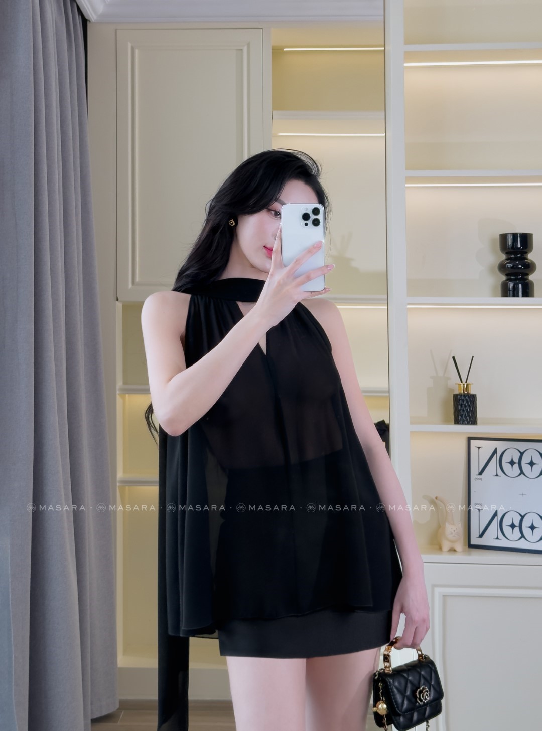ÁO SÁT NÁCH DÂY NƠ MÀU ĐEN