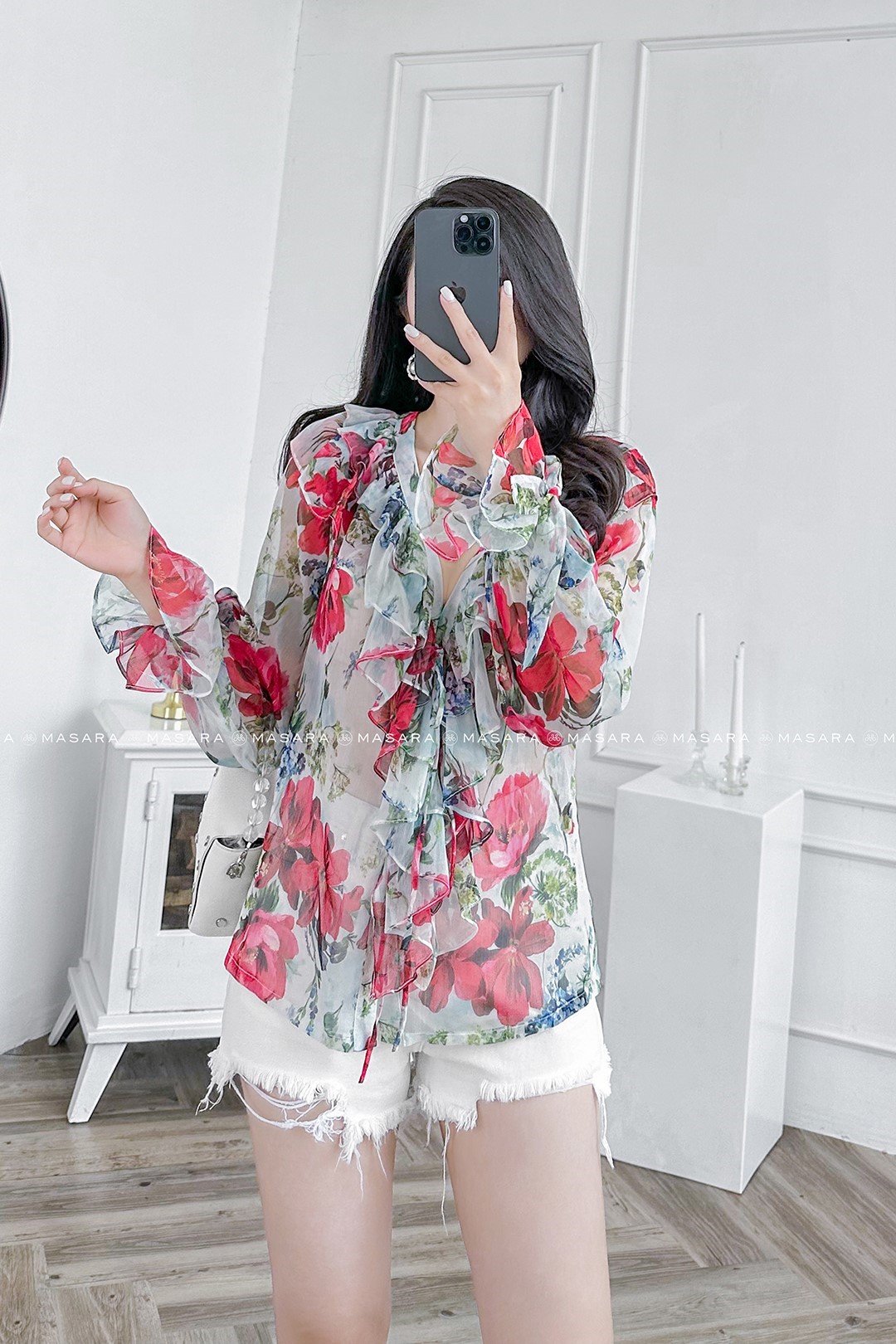 ÁO TƠ HOA ĐỎ BÈO CỔ CHỮ V