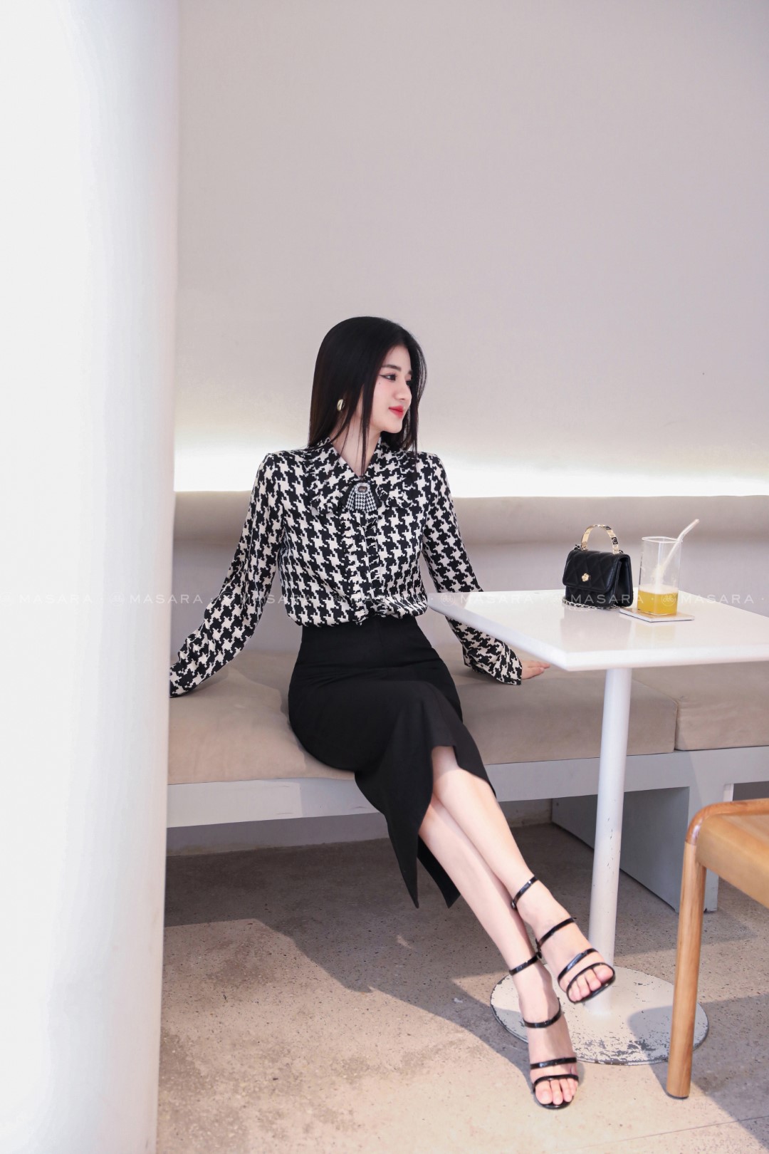 ÁO LỤA ZICZAC BÈO NGỰC