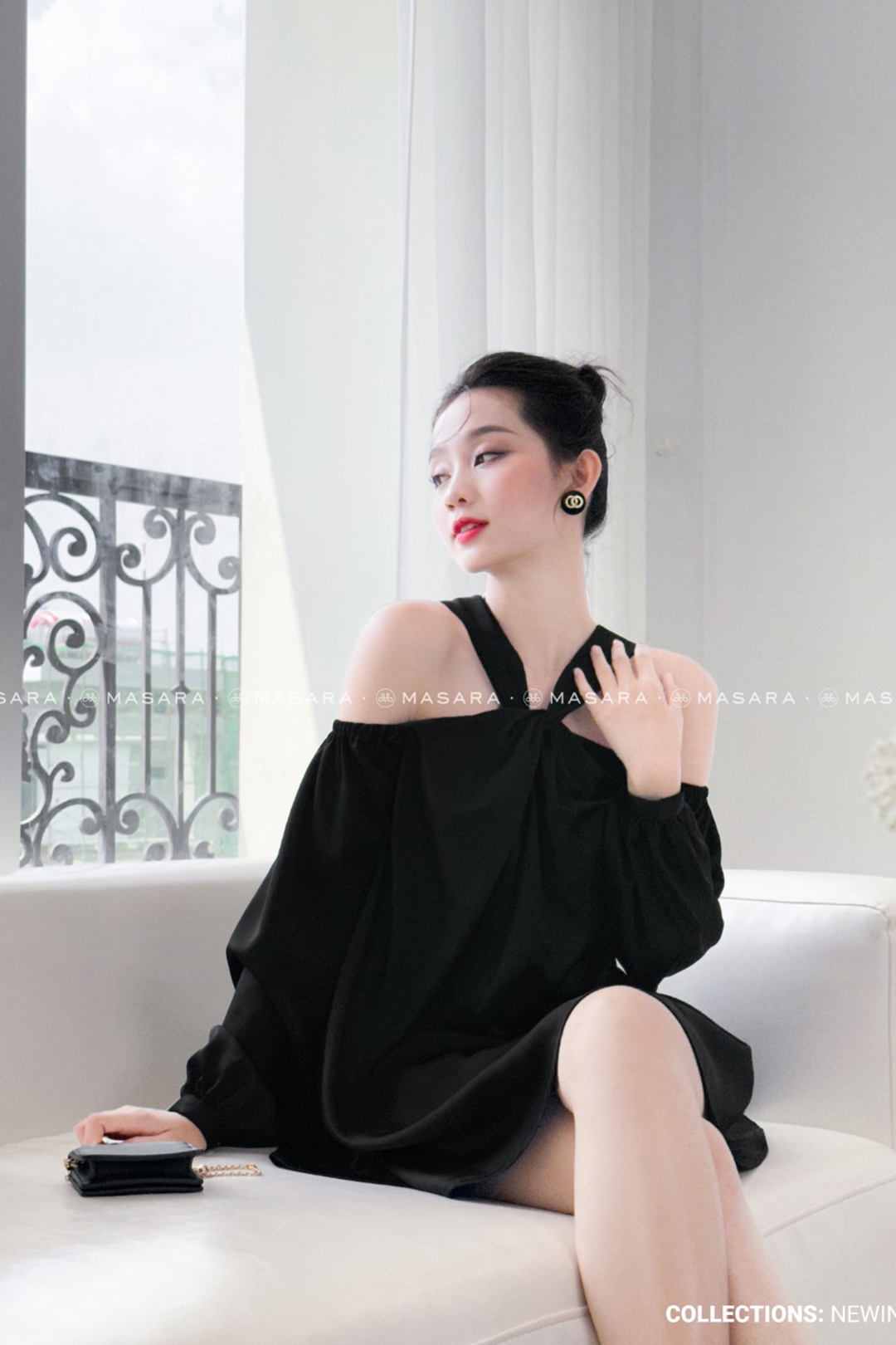 ÁO LỤA YẾM ĐEN DÁNG DÀI