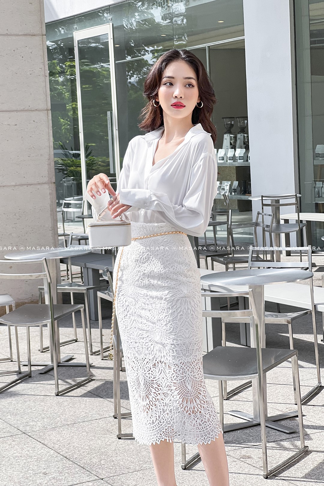 SƠ MI LỤA TRẮNG FORM RỘNG