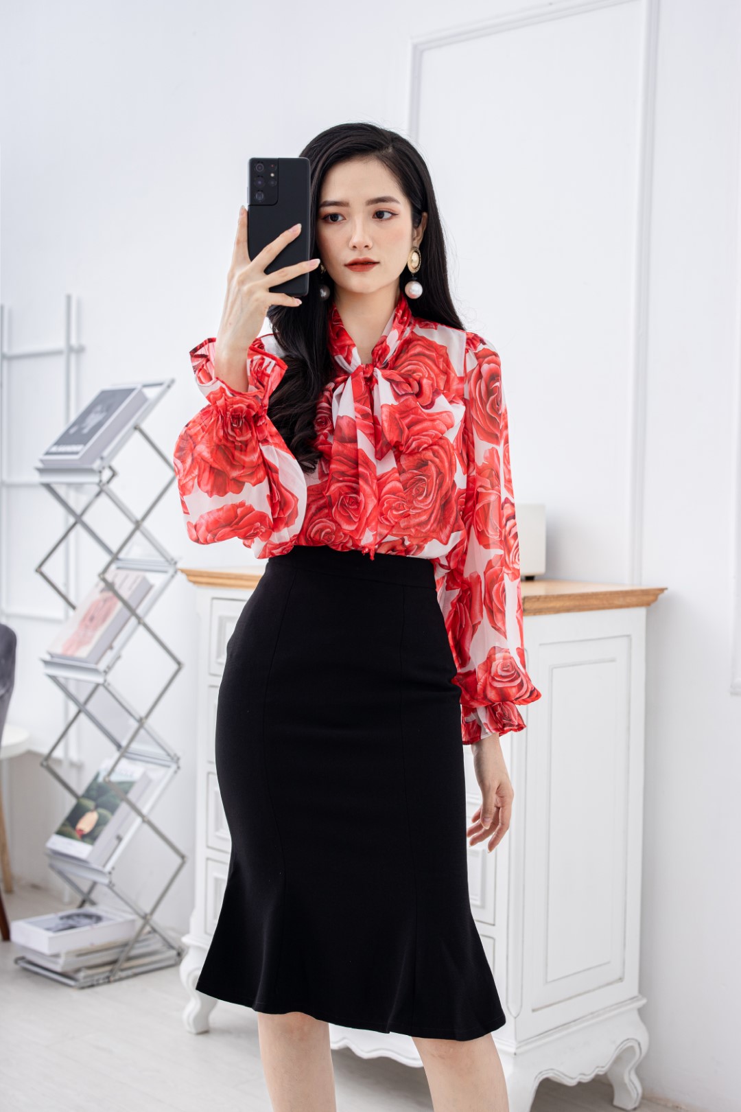 Áo tơ hoa hồng bông lớn