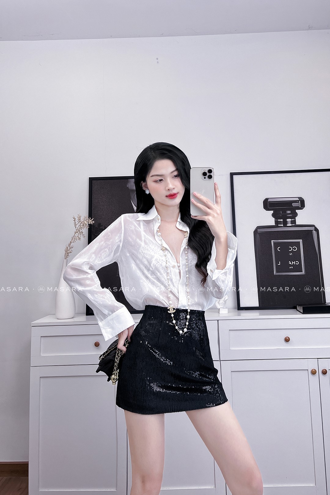 SƠ MI TƠ TRẮNG ÉP KIM NÚT HOA ĐÍNH ĐÁ