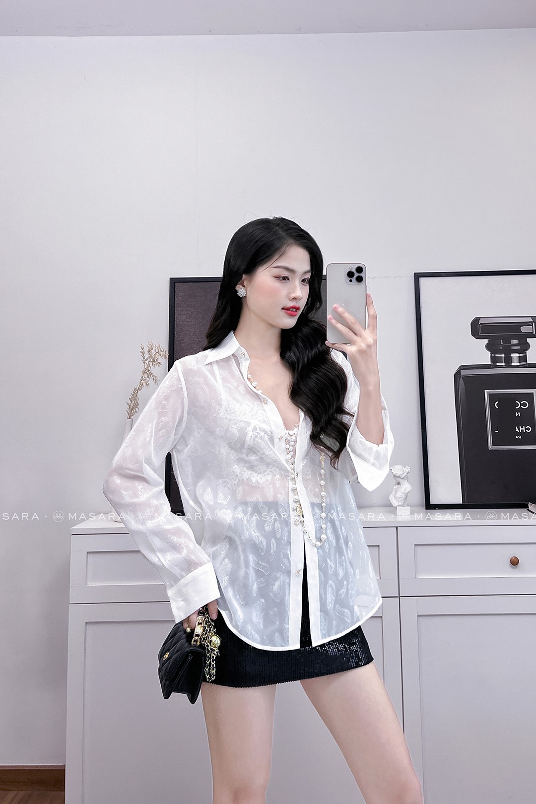 SƠ MI TƠ TRẮNG ÉP KIM NÚT HOA ĐÍNH ĐÁ