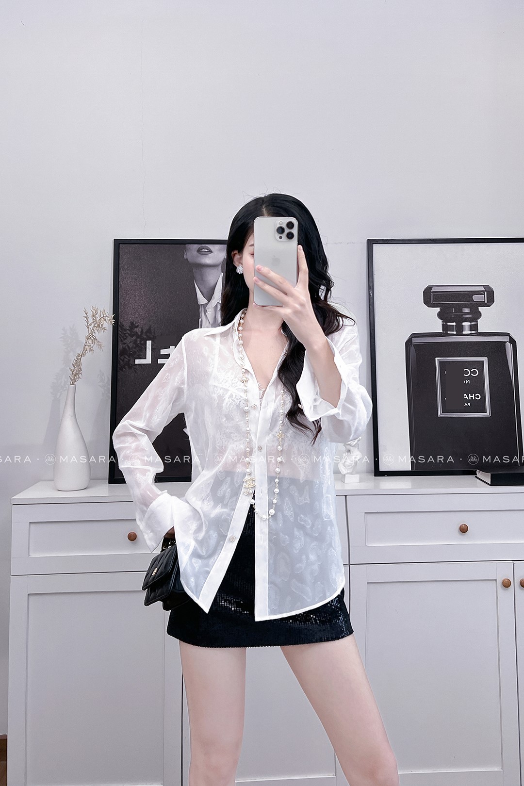 SƠ MI TƠ TRẮNG ÉP KIM NÚT HOA ĐÍNH ĐÁ